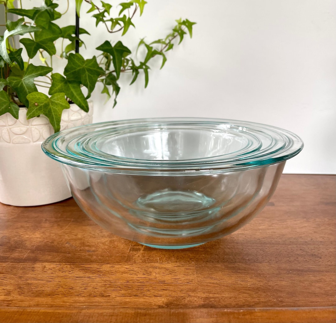 Set of 3 Pyrex Glass Nesting Mixing Bowls Made in USA Vintage Blue Tint
