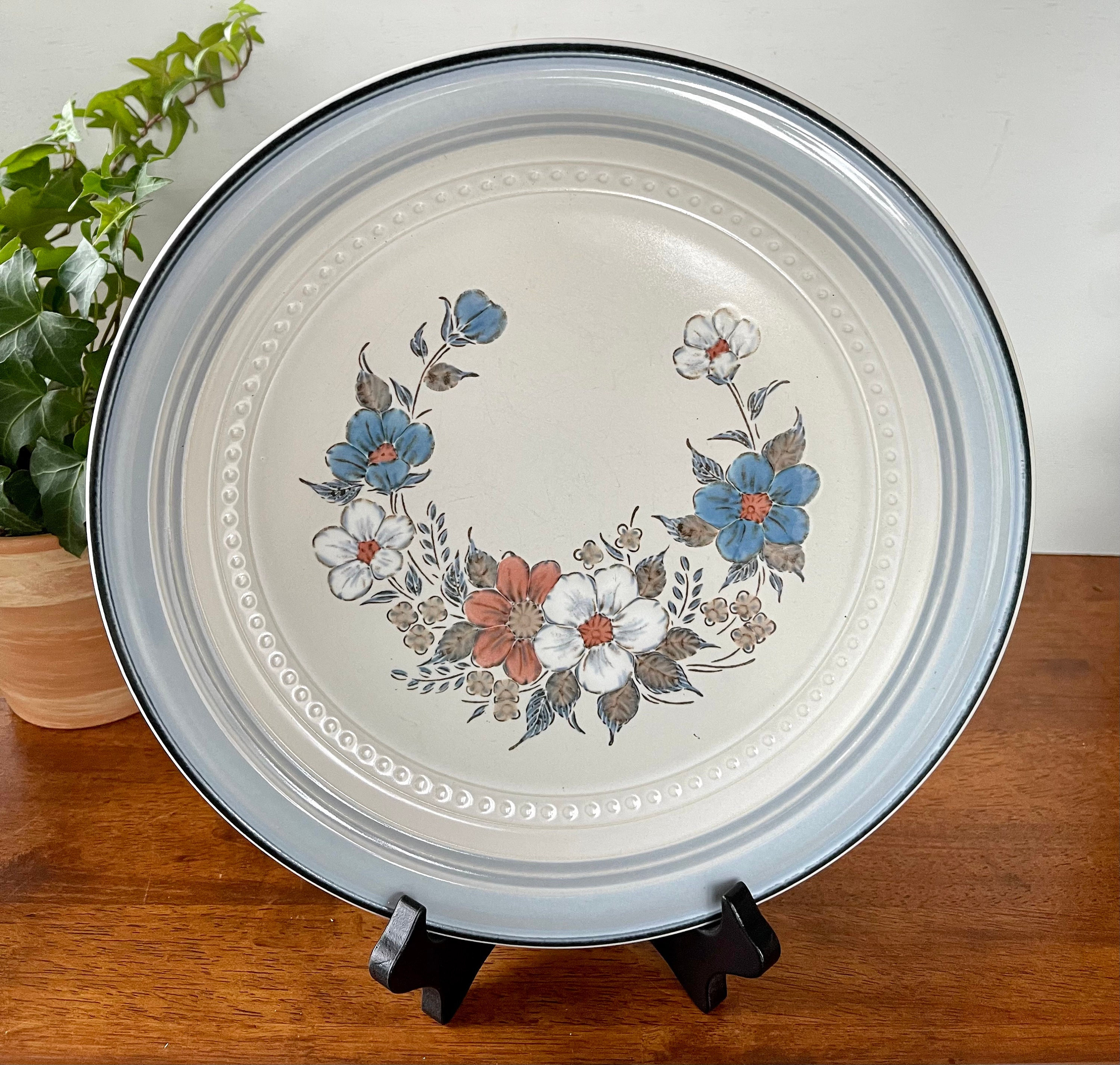 Johann Haviland Crowning Fashion Dinner Plates: Blue Floral China