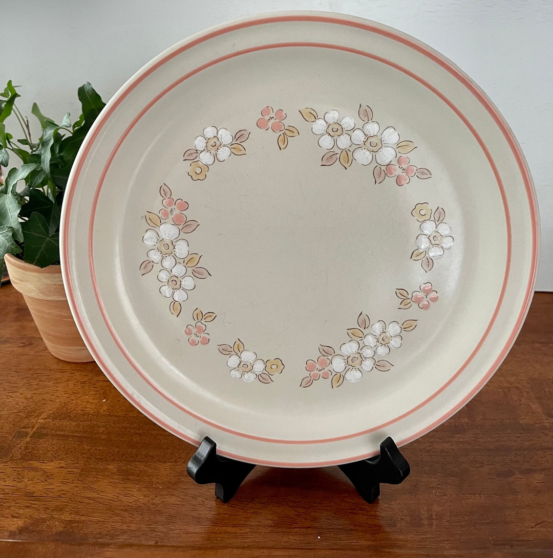 4 Hearthside Chantilly Stoneware Fleur De Bois Peach Pattern Dinner