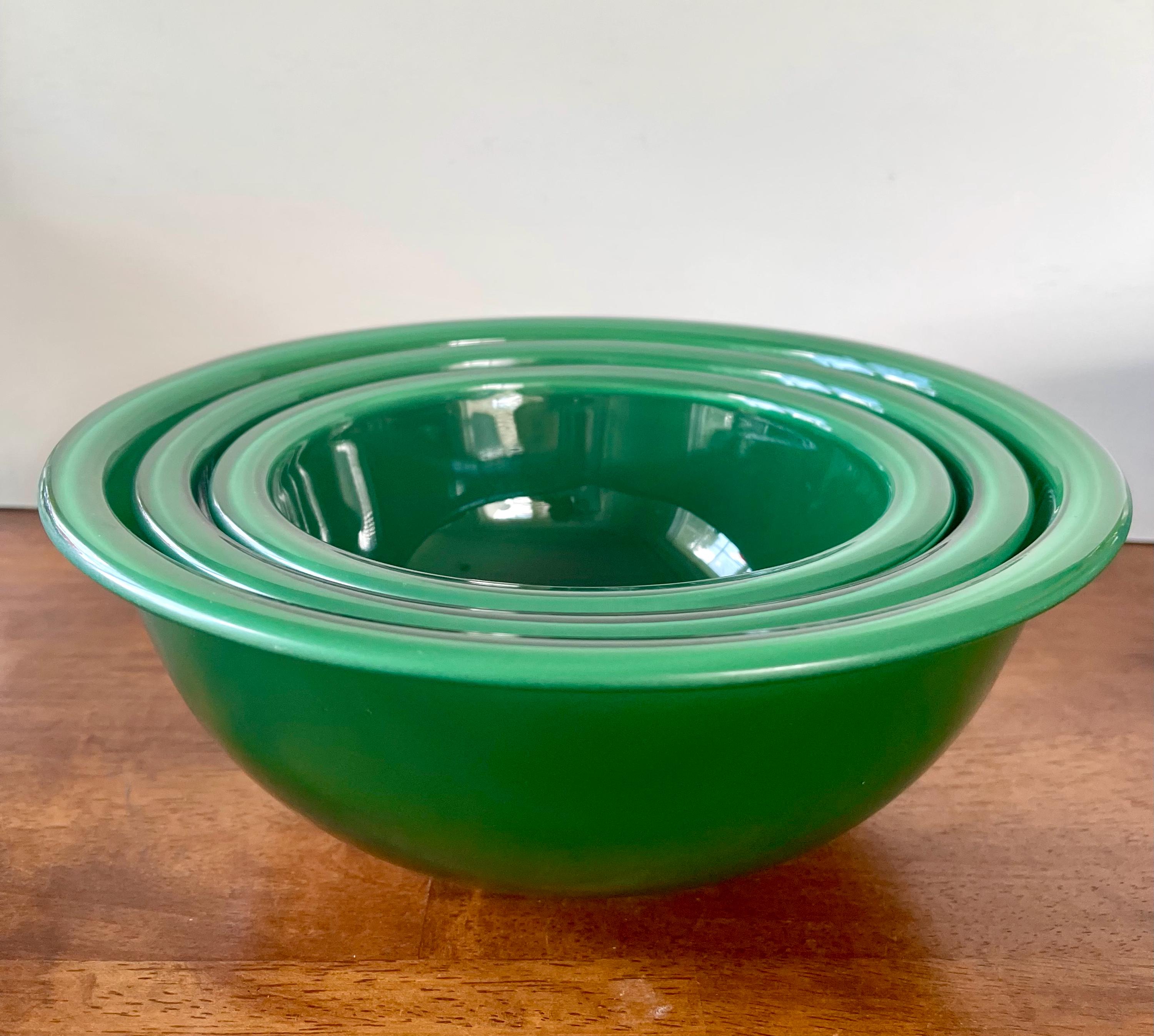 Vintage Pyrex Emerald Green Mixing Bowl Set: USA Made Nesting