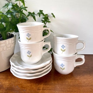 4 Pfaltzgraff &quot;GARLAND&quot; Mugs / Coffee Cups with Matching Saucers - Vintage Mugs with Single Blue Flower