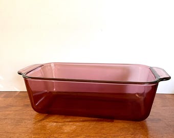 Molde de vidrio Pyrex color arándano vintage de 1,5 cuartos de galón, 213-R