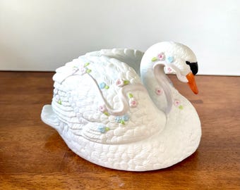 Vintage Enesco Musical Swan Figurine Music Box 1986 Flowers 
