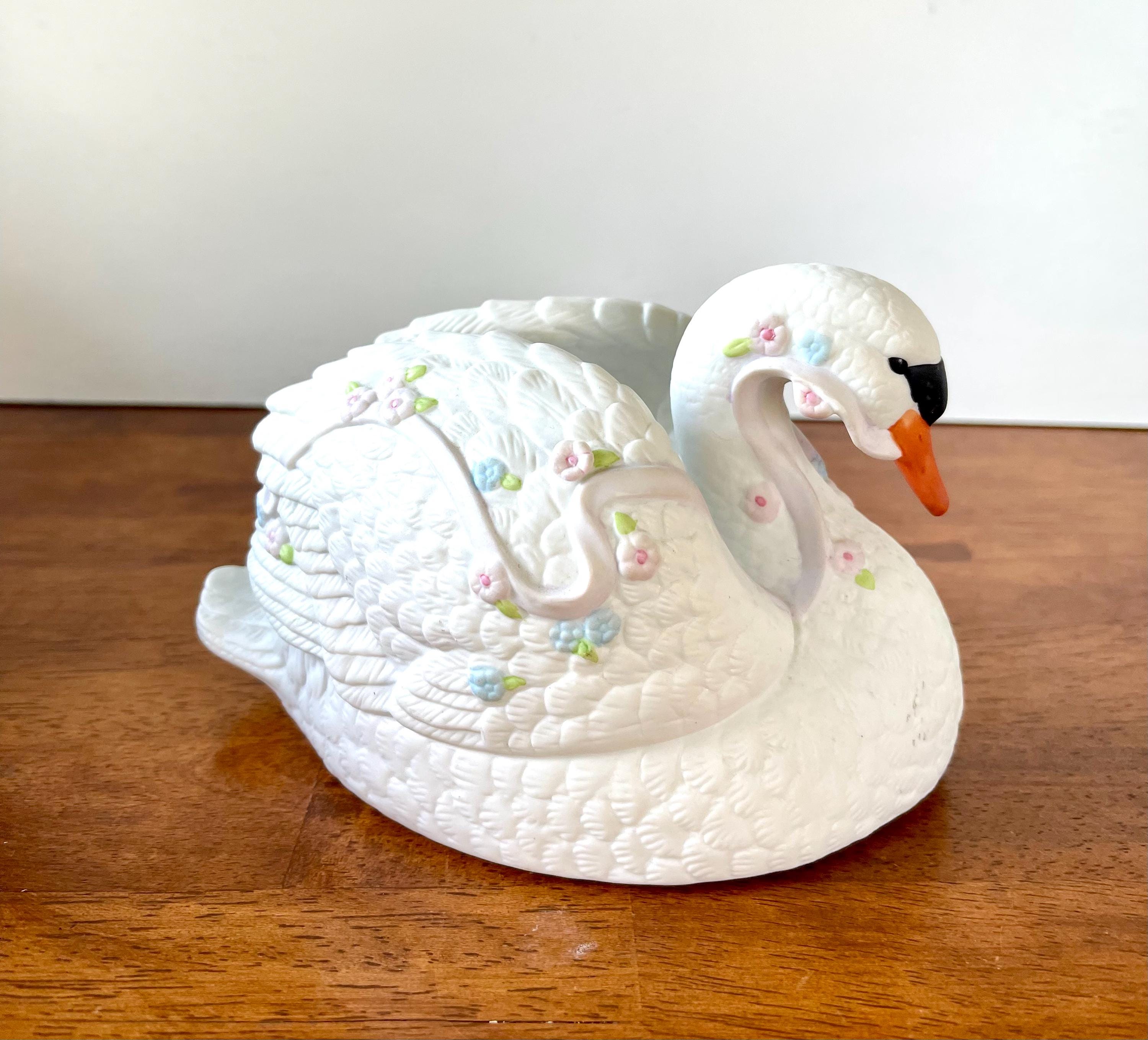 Vintage Enesco Musical Swan Figurine Music Box 1986 Flowers 
