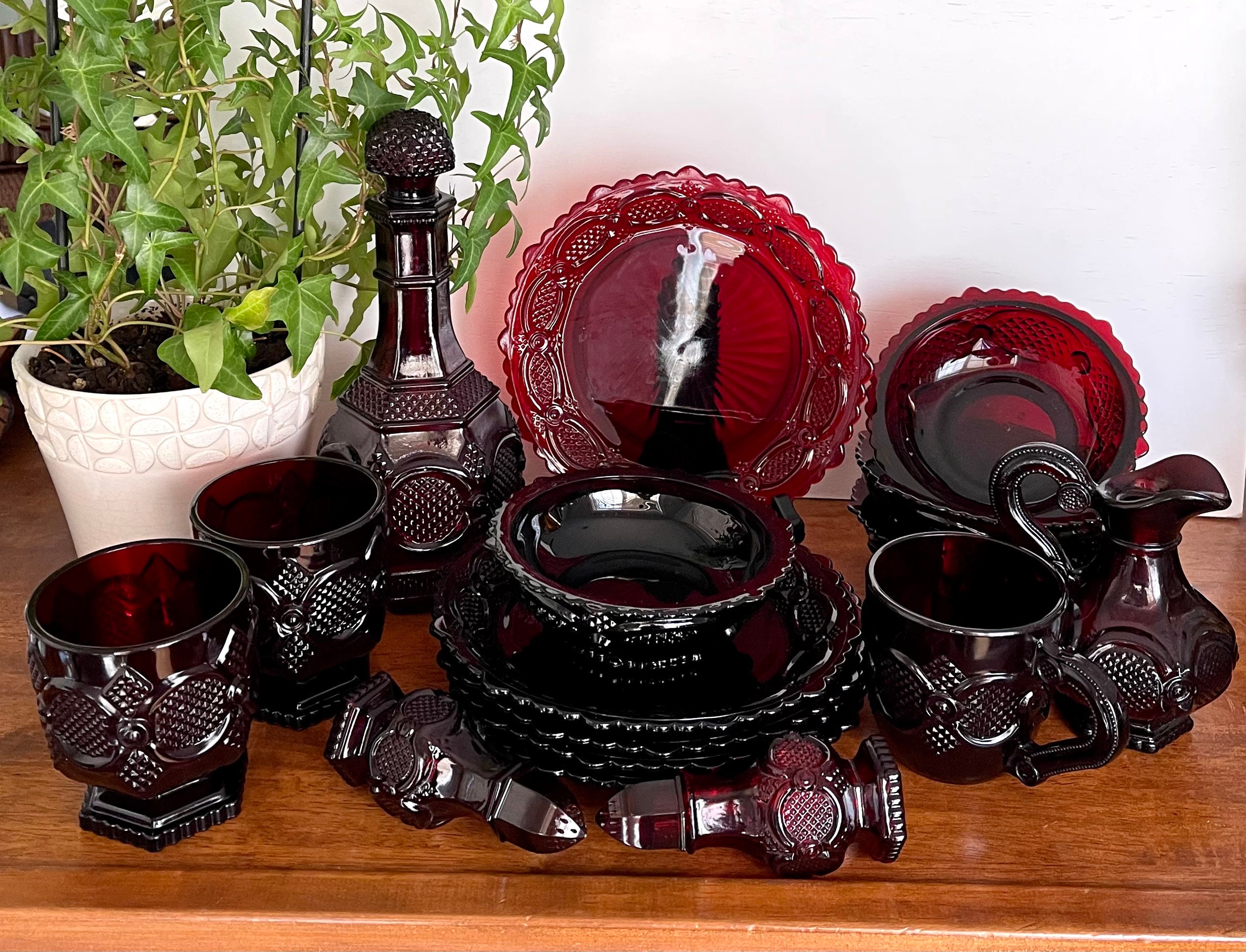 エイボン　1876ケープコッドガラス　ルビーレッド　AVON 3点セット Vintage Avon Cape Cod Ruby Red Glass - 1876 Collection - Etsy