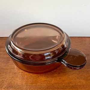 Corning Vision USA Brown Glass Grab it Lidded Individual Serving Bowl V-240-B with Pyrex Lid P-240