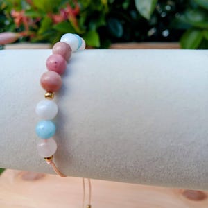 Pulsera de cuentas de cristal para un embarazo saludable, ideal como regalo para un baby shower o para una futura mamá. Incluye tarjeta y caja de regalo.