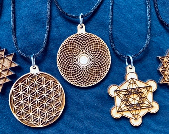 Colliers géométrie sacrée, pendentifs géométriques, pendentif méditation, cube de métatrons, collier fleur de vie, pendentif en bois, Sri Yantra, bijouterie