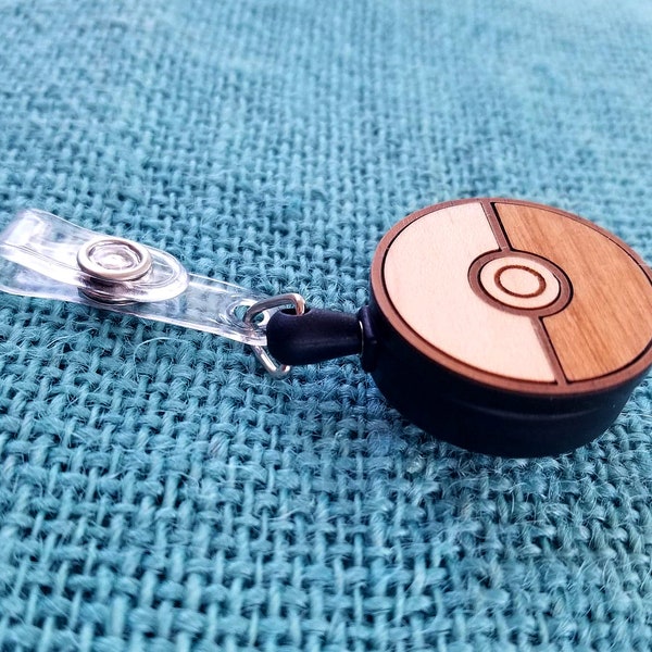 Porte-badge rétractable Pokéball avec clip