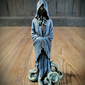 Cthulhu Grim Reaper statue, H.P. Lovecraft monster