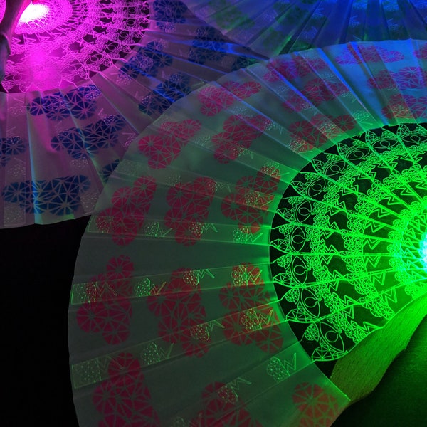 Éventail lumineux à LED - Couleurs et motifs personnalisables