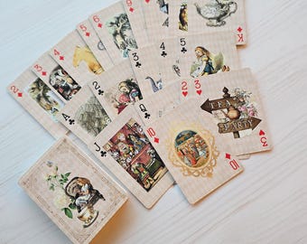 Alice in Wonderland Playing Cards: Queen of Hearts Vintage Deck