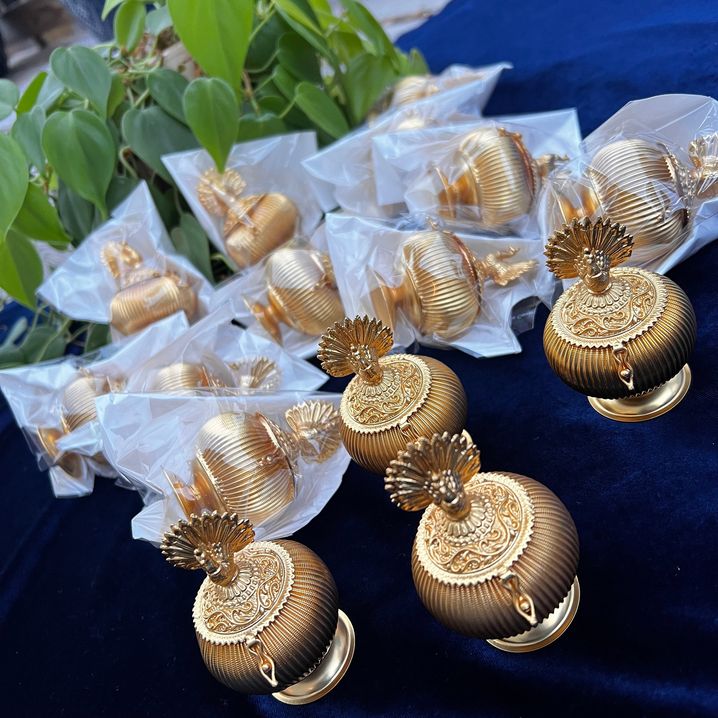 インド・メナカリ 孔雀デコレーションボックス – 結婚祝い インド・メナカリ 孔雀デコレーションボックス – 結婚祝い