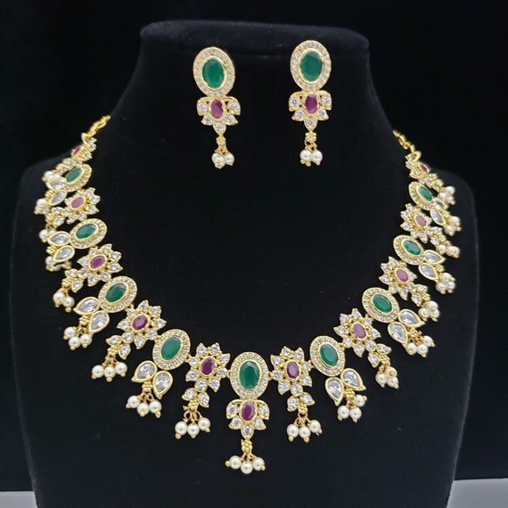 Covering clearance necklace set