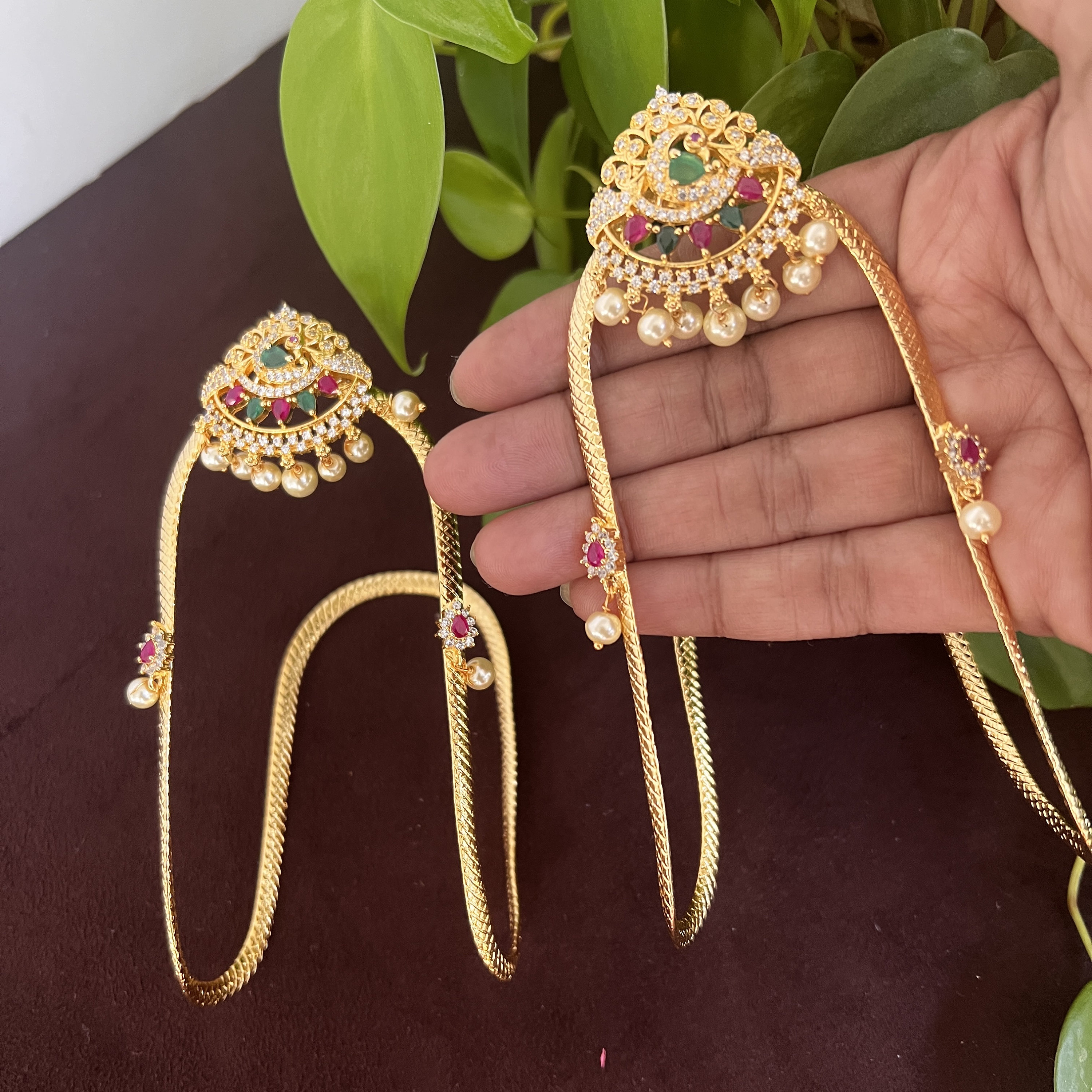 Gold armlet designs with weight clearance