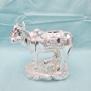 Silver cow and calf idol, Wax covered Foil pattern Gowmatha kamadenu idol, Aavu dooda for new homes.