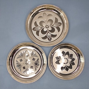 Pure Silver small plates. Flower pattern designs, 4-5&quot; diameter, Pure silver articles for pooja.