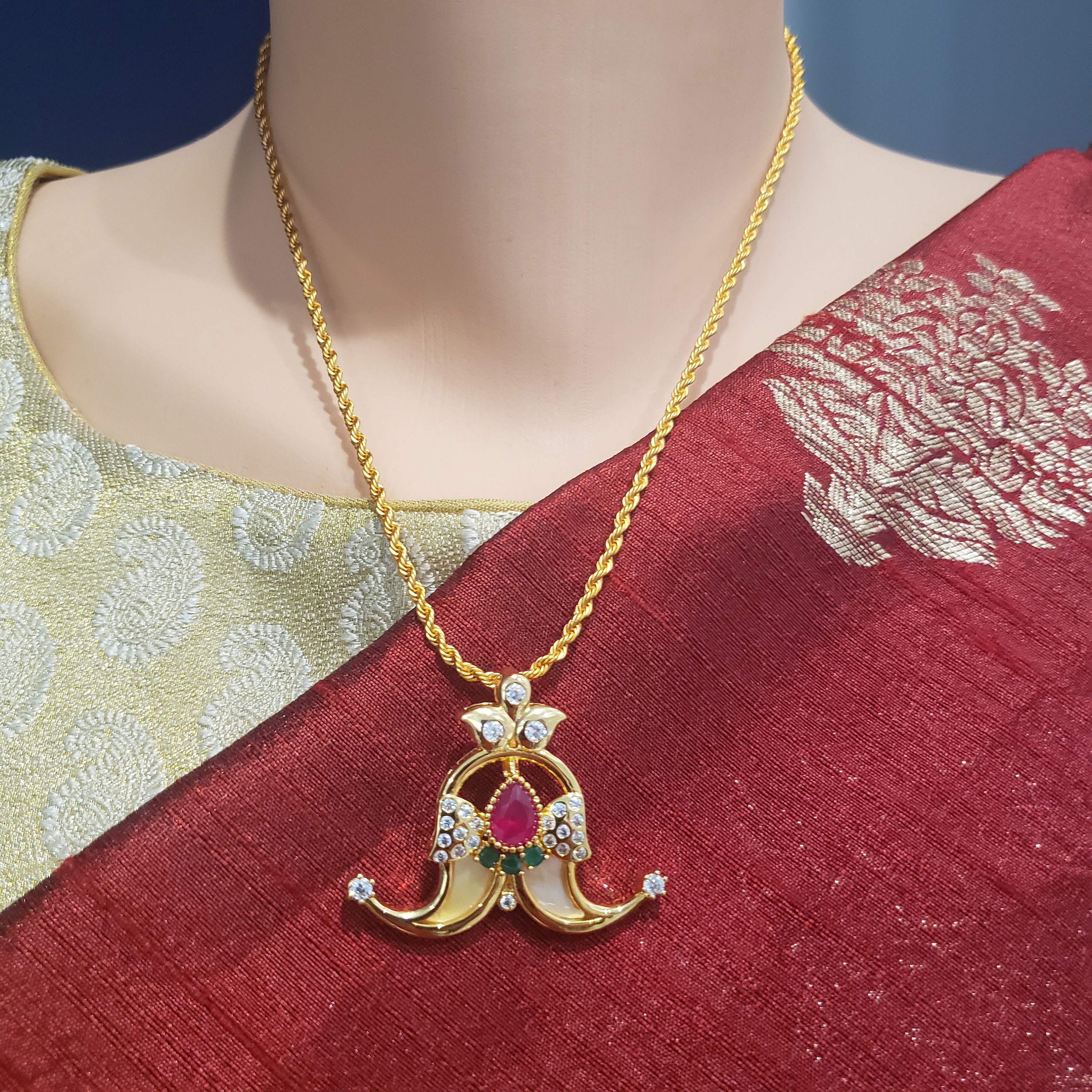 Puli pallu pendant deals