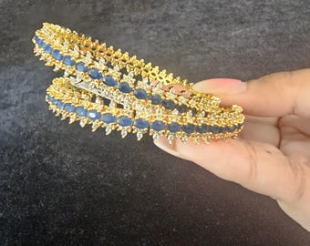 Conjunto de pulseiras azuis, conjunto de 2 pulseiras, banhado a ouro 22k, safira semipreciosa e conjunto de pulseiras CZ brancas, pulseiras de casamento, pulseiras Mix n Match