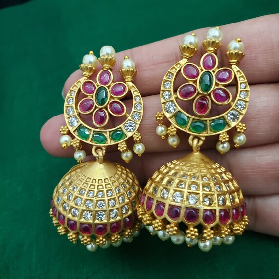 Shop Latest Gold Earrings for Women Online in India - Joyalukkas