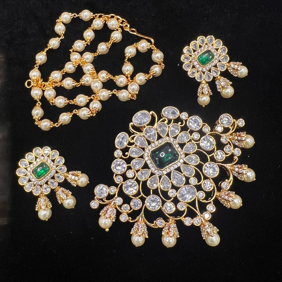 Mozonite Pattern Pendent With Earrings Traditional Jewelry