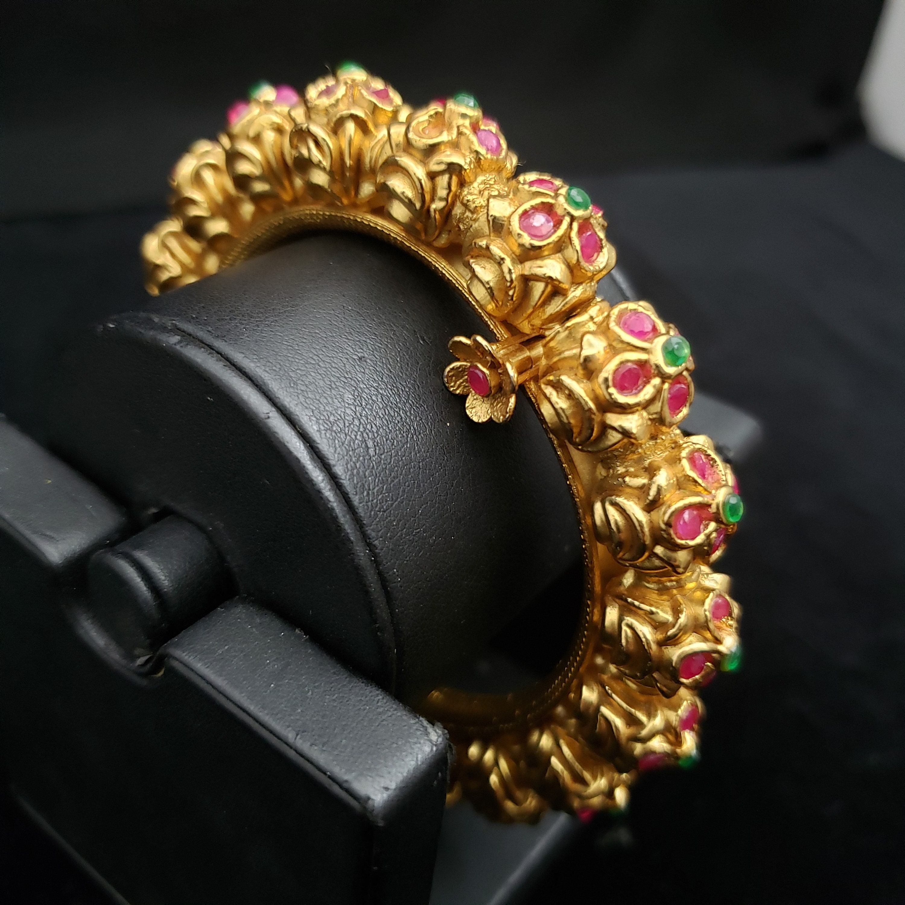Kadiyam bangles for ladies deals