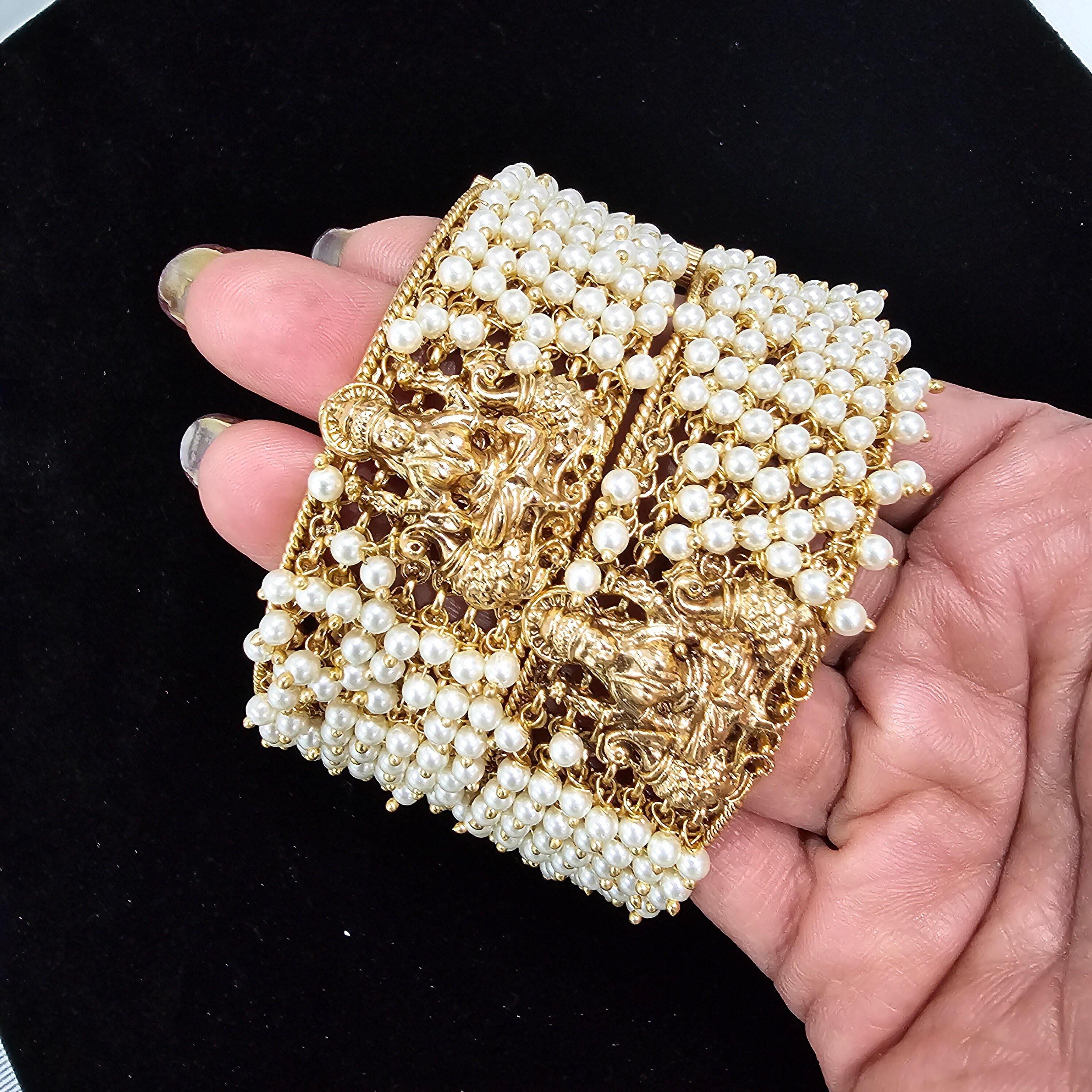 CHAIN PEARL BANGLE (Brass)