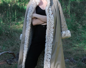1970’s Reversible Full Length Animal Print Faux Fur Leopard Cheetah Raincoat Windbreaker Festival Jacket Vintage Outerwear Styled Sportowne