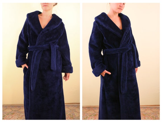 1970’s Dark Blue Fuzzy Faux Fur Robe Bathrobe - image 1