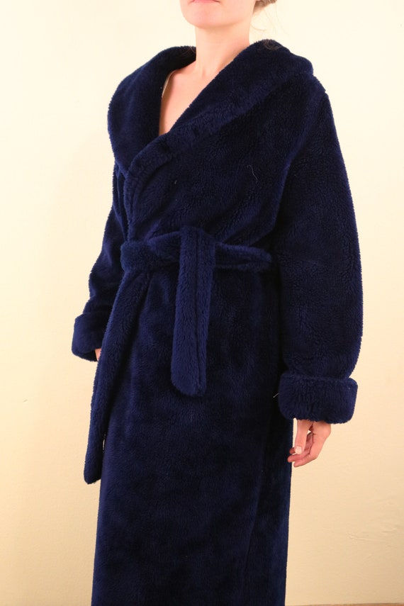 1970’s Dark Blue Fuzzy Faux Fur Robe Bathrobe - image 5