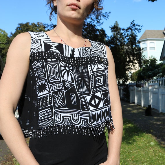 90's Black and White Tribal Print Sleeveless Crop… - image 3