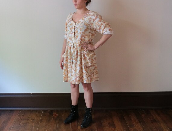 1990's Long Sleeve Beige Floral Dress with Pockets - image 2