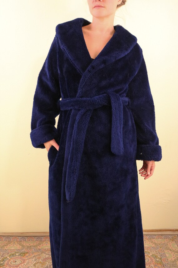 1970’s Dark Blue Fuzzy Faux Fur Robe Bathrobe - image 2