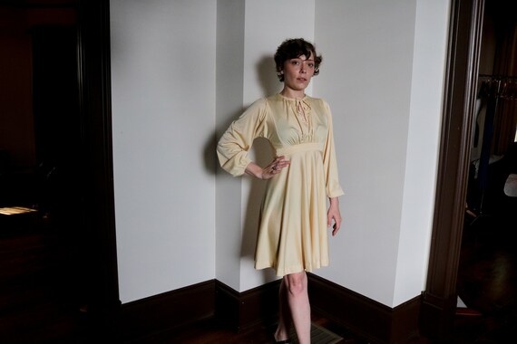 1970's Pastel Yellow Princess Cut Dress - image 2