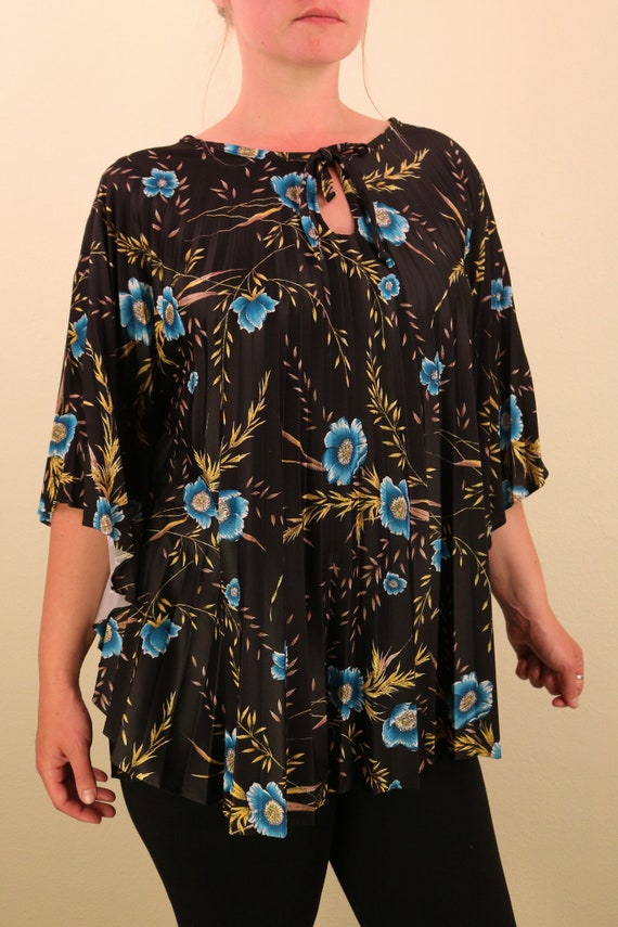 1960’s Floral Accordion Pleats Poncho Top One Siz… - image 2