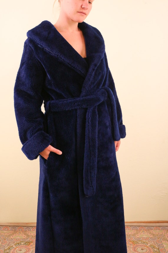 1970’s Dark Blue Fuzzy Faux Fur Robe Bathrobe - image 3