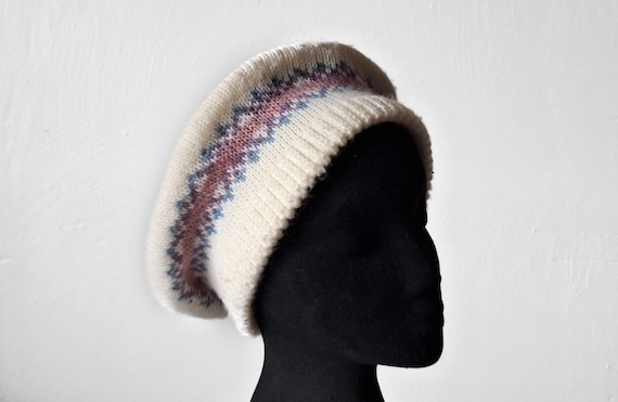 Vintage White And Lavendar Tone Knit Beret