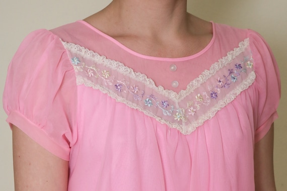 1960's Pink Babydoll Chemise with Embroidered Flo… - image 1
