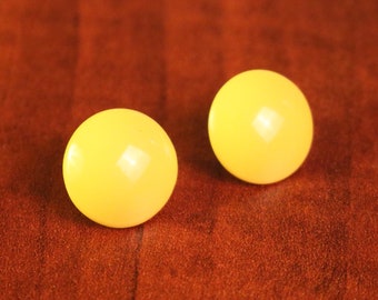 Vintage Canary amarillo grande cabochon metal esmalte aretes pendientes