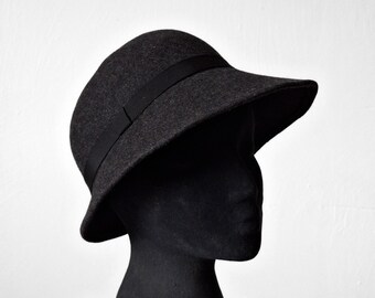 1970's Charcoal Grey Wool Felt Cloche Hat