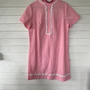 Cute Bubblegum Pink Mod 60s Short Sleeve Midi Dress w Belt image 5