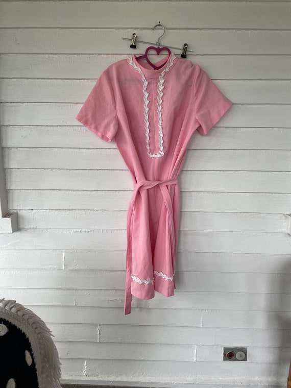 Cute Bubblegum Pink Mod 60s Short Sleeve Midi Dre… - image 2