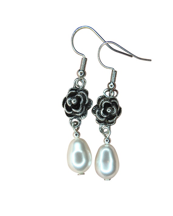 pear shaped pearl drop earrings