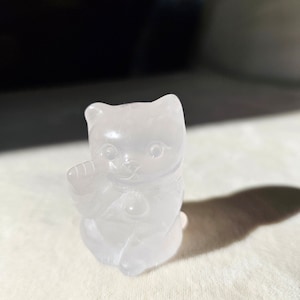 Rose quartz lucky cat / lucky cat crystal carving / quartz money cat / rose quartz cat carving / metaphysical / metaphysical crystals