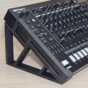 Angled Desktop Stand For Roland TR-8S Rhythm Performer Drum Machine Synth