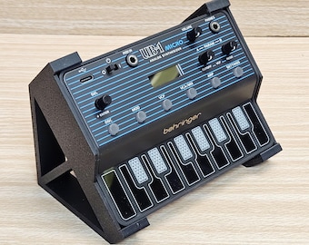The Analog Source Angled Desktop Stand For Behringer JT-4000 JT-4000M UB-1 Micro Synthesizer