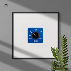 May include: A blue knob with a black dial and white markings labelled "off", "0", "-5", "+15", "+25", and "+35". The knob is labelled "GAIN".