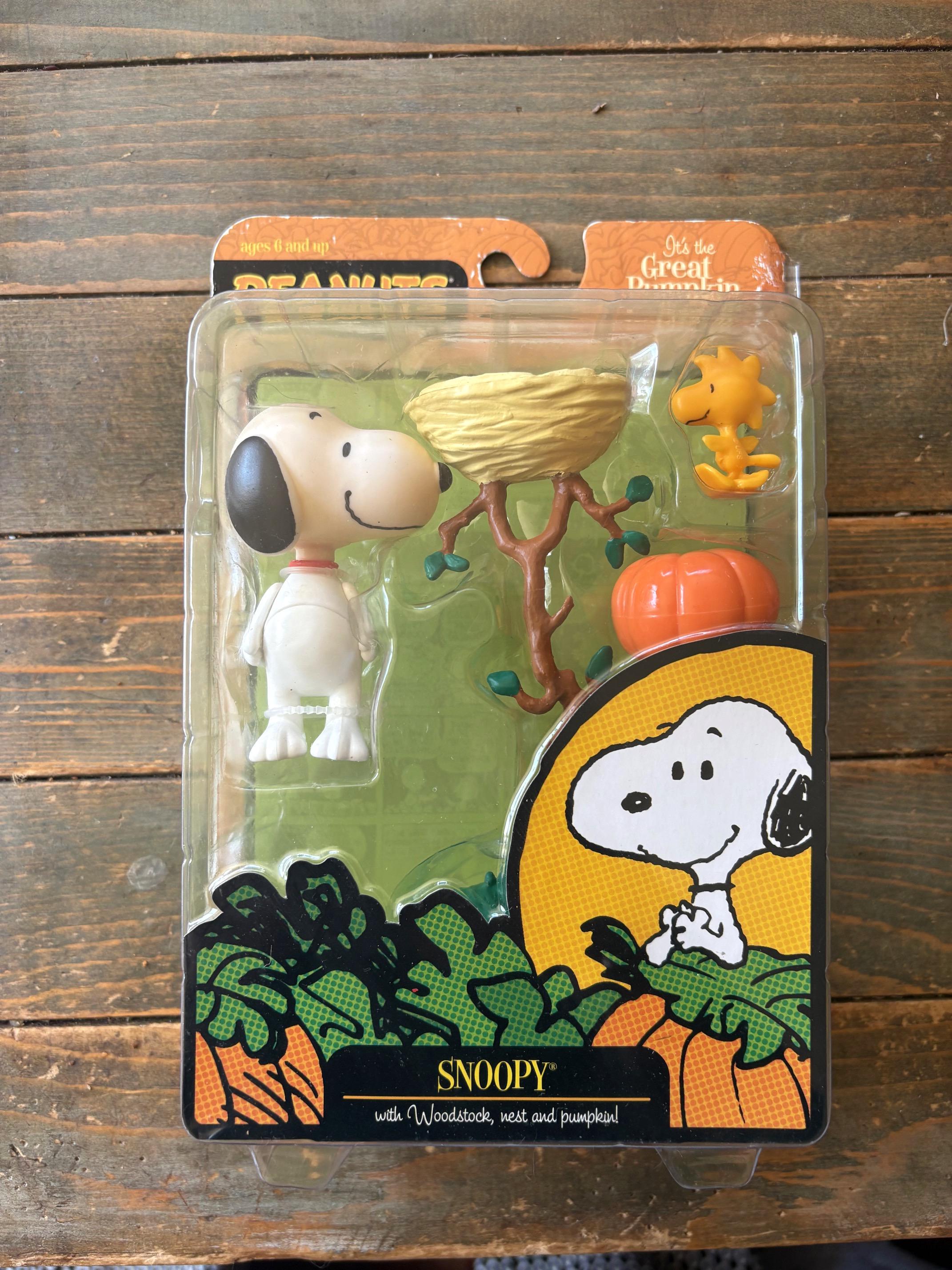 Vintage Its the Great Pumpkin Charlie Brown Play Set Snoopy Set
