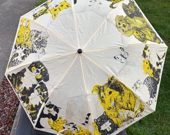 Vintage 90s Child Rain Umbrella Kittens,Dogs, Kitties, Puppies Yellow and Black RAINING CATS and DOGS Small Folding Rain Umbrella Cute!