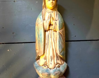 Estatua vintage de madera tallada a mano de Santos Flatback para colgar en la pared, religiosa católica, Nuestra Señora de Lourdes, rústica primitiva #8